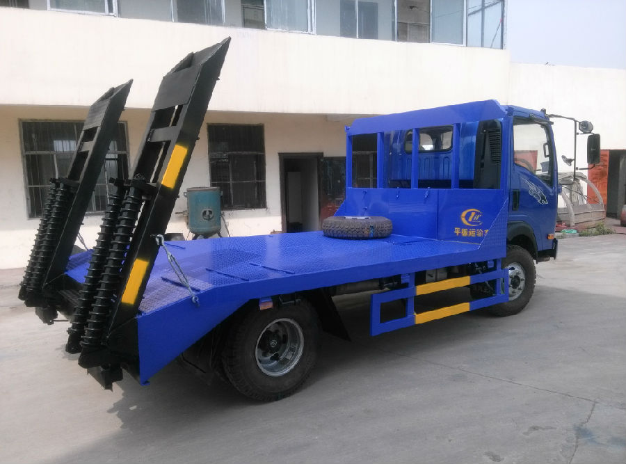 重汽王牌藍(lán)牌平板運(yùn)輸車(chē)