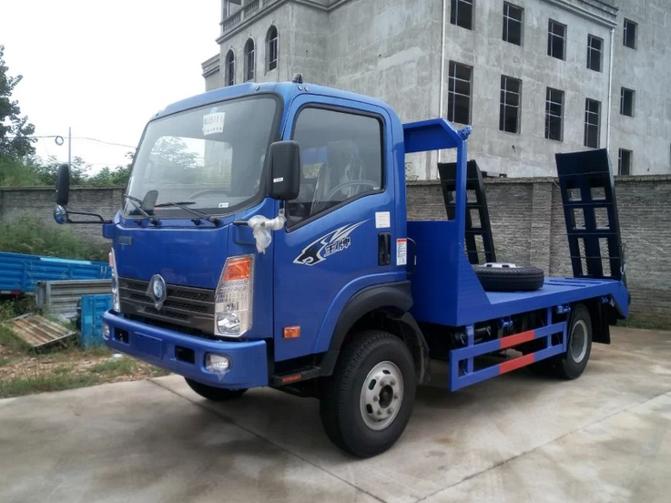 重汽王牌平板運(yùn)輸車(chē)（藍(lán)牌）